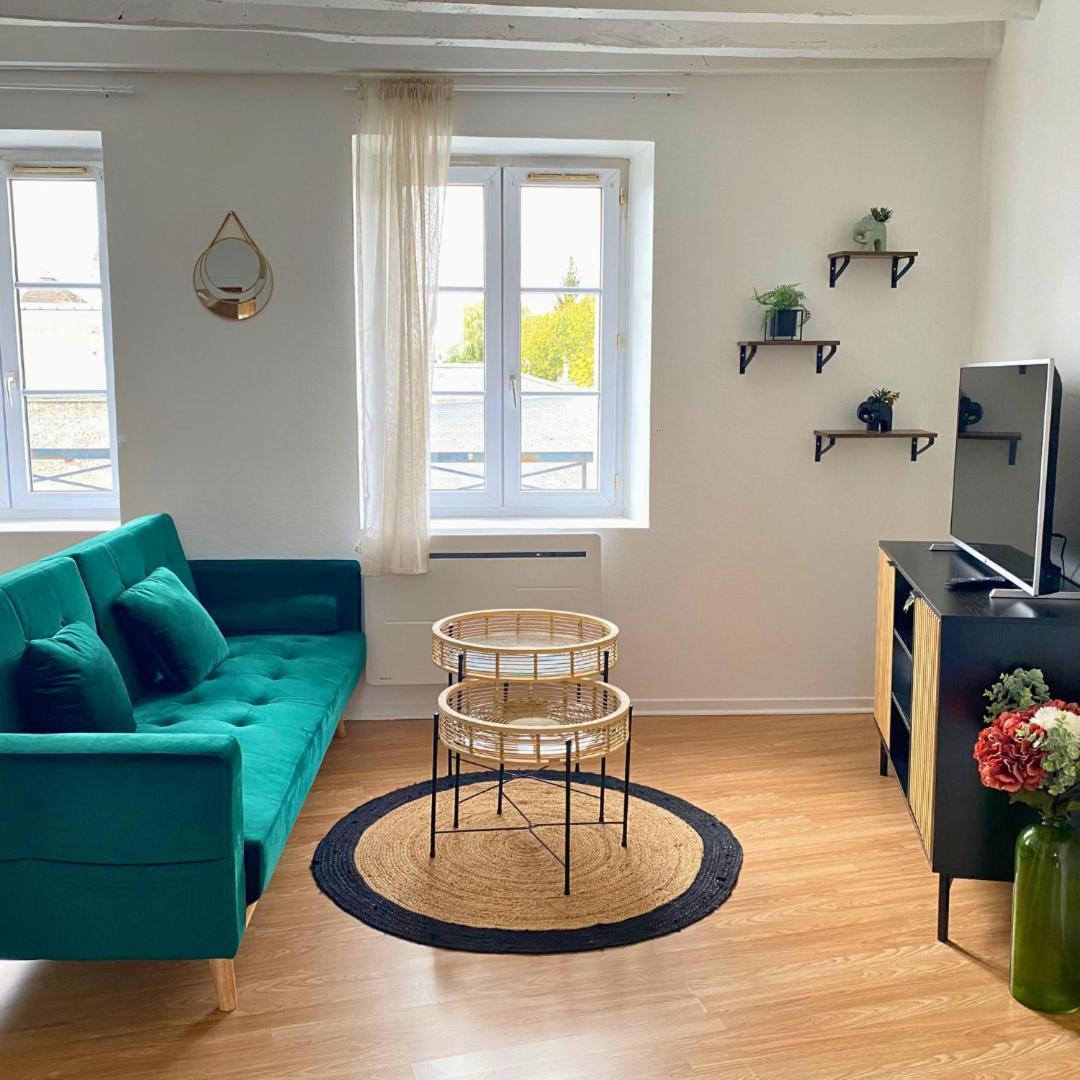 Charmant Studio A Etampes Apartment Luaran gambar