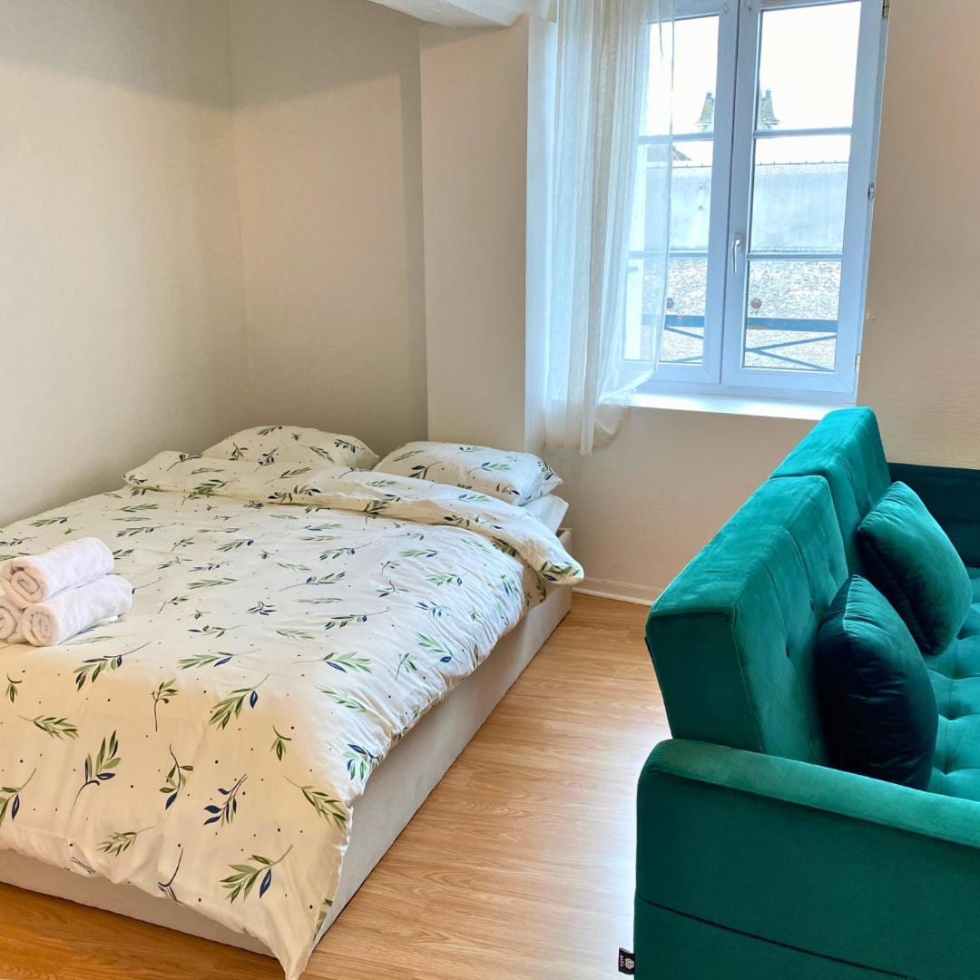Charmant Studio A Etampes Apartment Luaran gambar