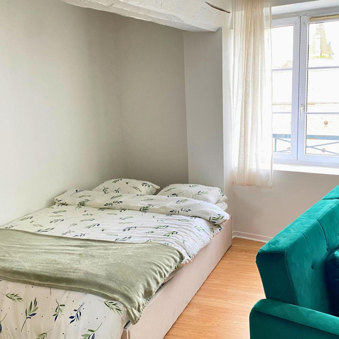 Charmant Studio A Etampes Apartment Luaran gambar